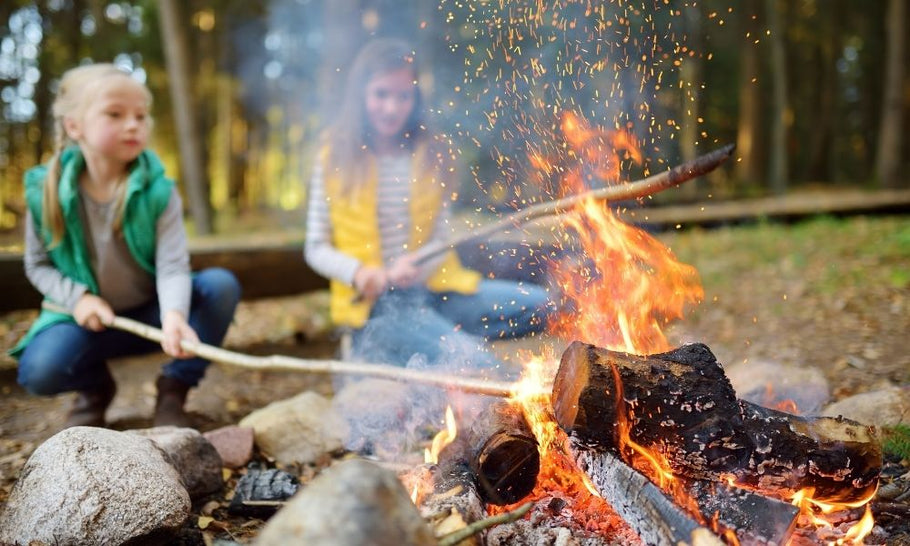 5 Easy, Delicious Snacks To Eat Around a Campfire
